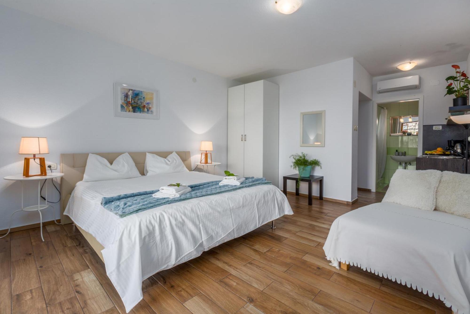 Zomzi Apartment *