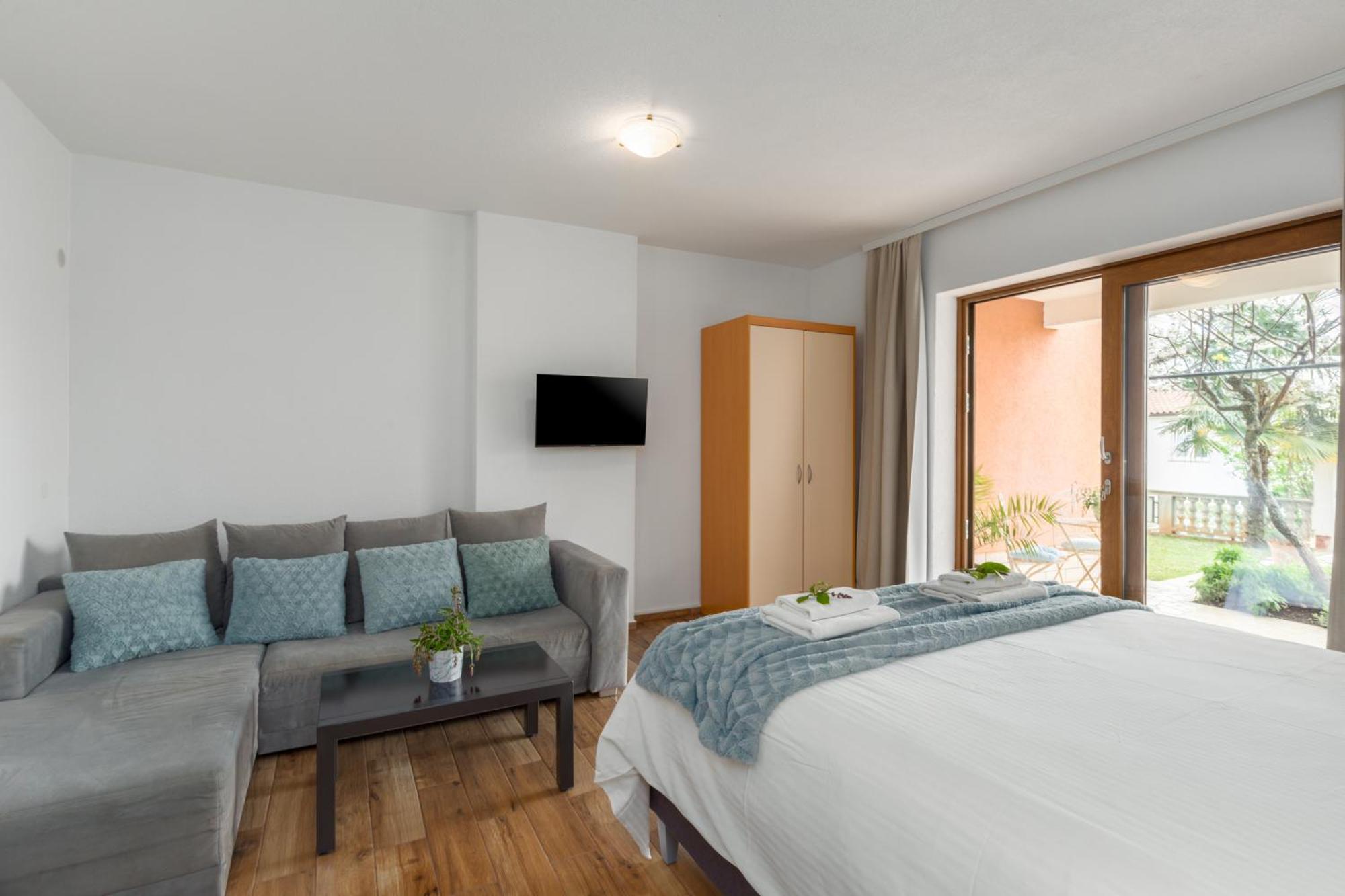 Zomzi Apartment *