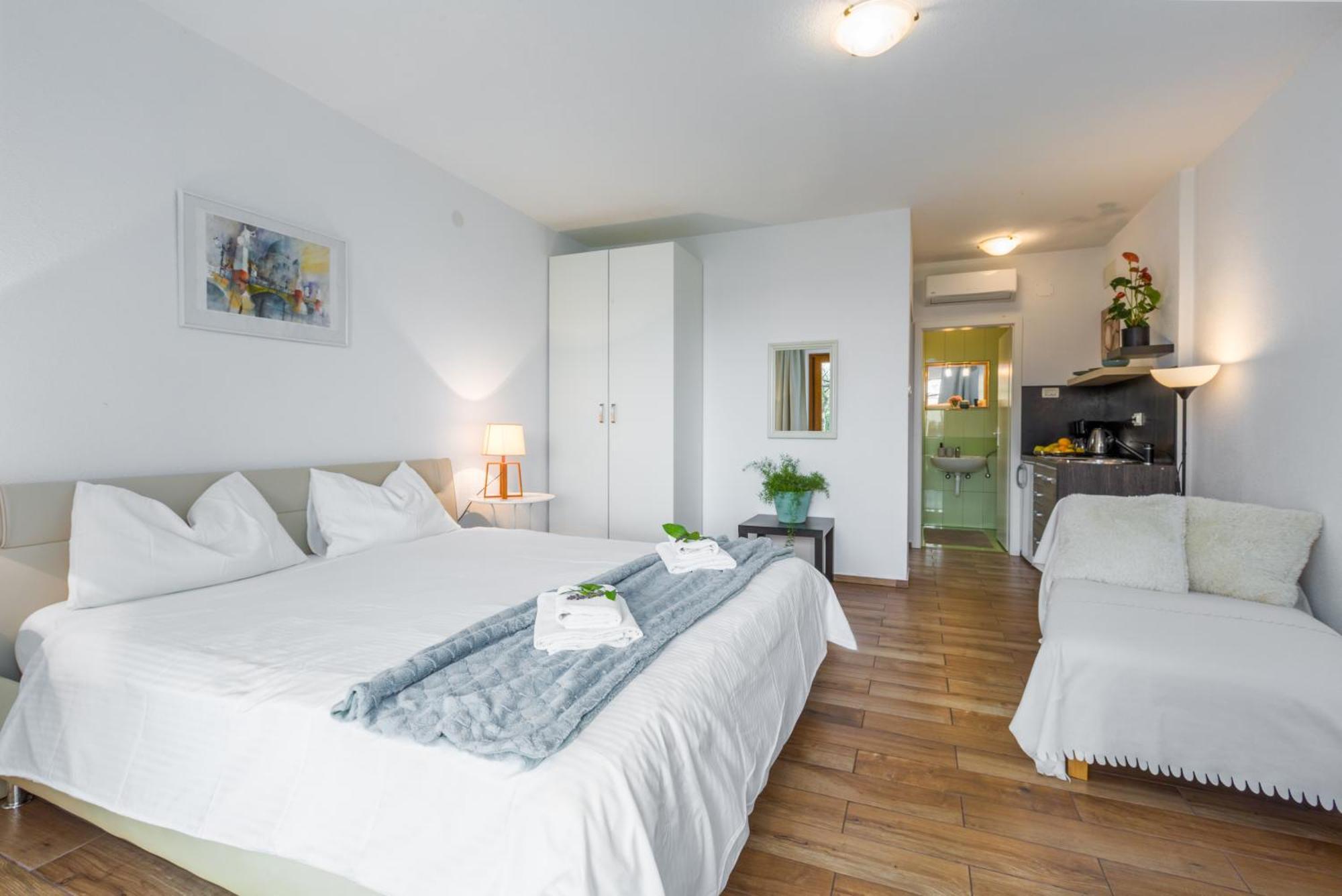 Apartment Zomzi *